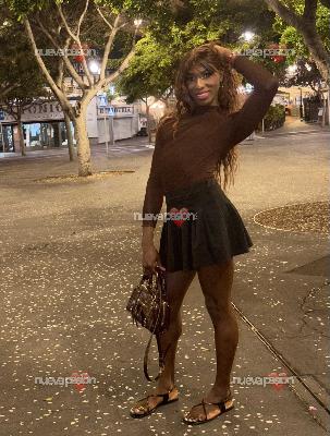 Hermosa latina - MASPALOMAS, PLAYA DEL INGLÉS