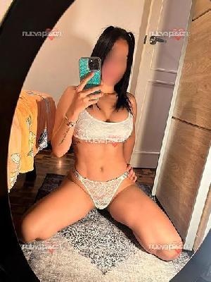 Dime cosas bonitas al tocarme las tetitas
