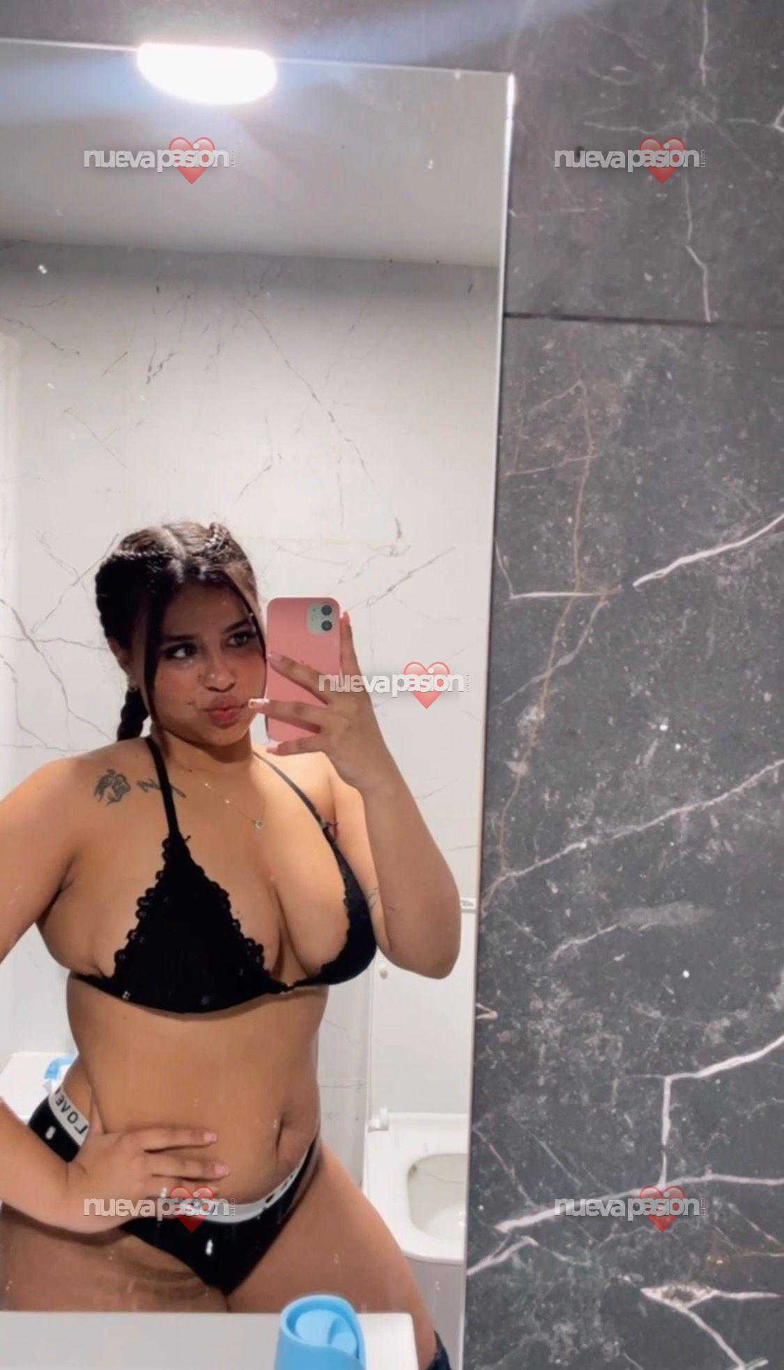 Mia photo 10