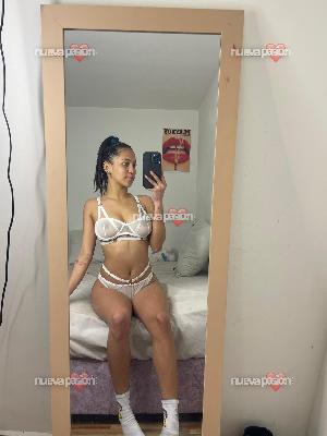 Sumisa Colombiana 19 años Cachonda!