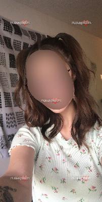 Soy una mujer tierna y amable que está buscando más afinidad entre amigos.