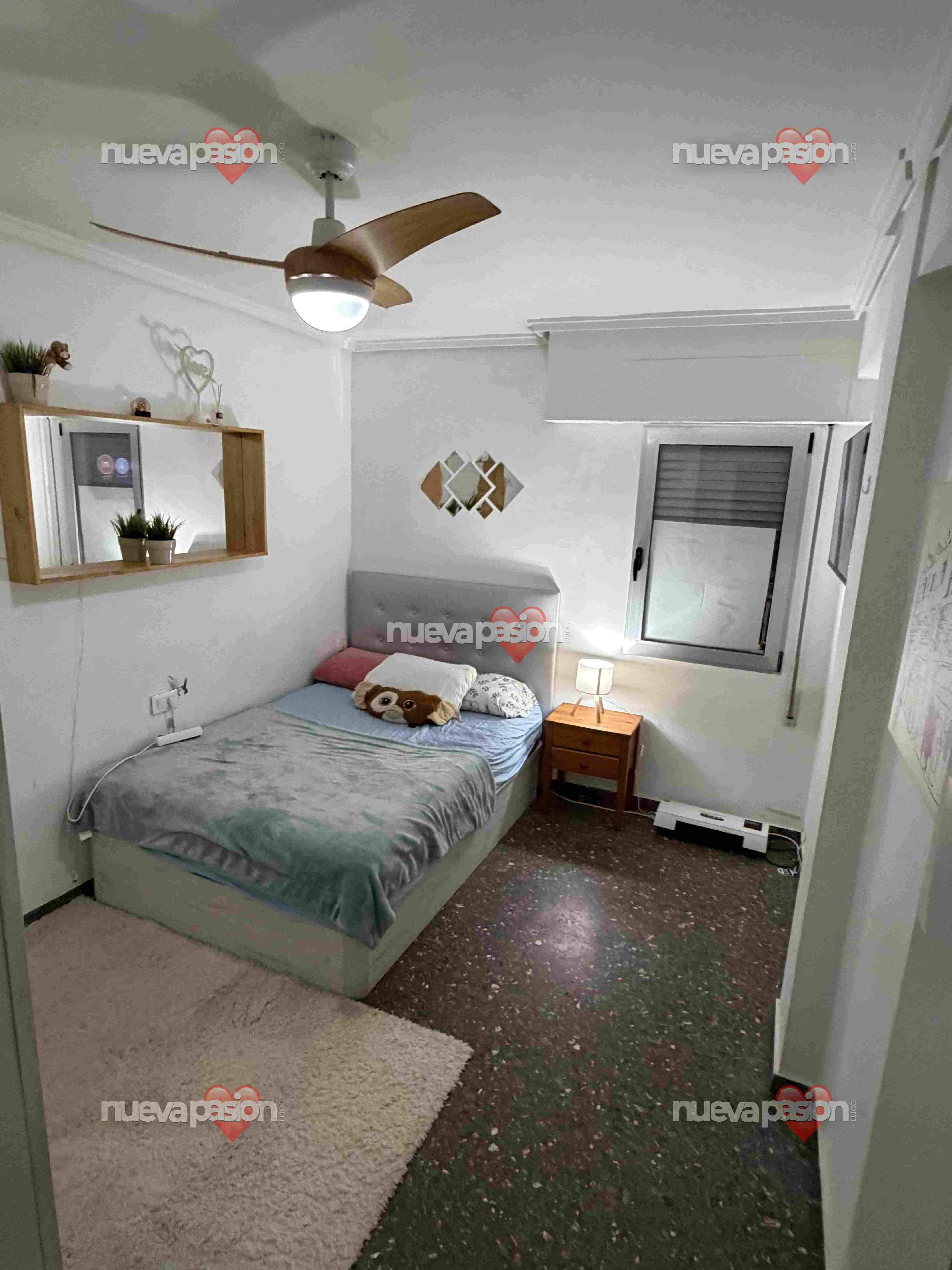 Escort 27 photo 2