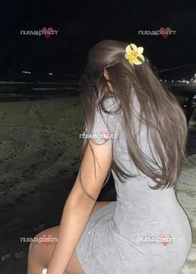 CHICA FIESTERA CARIÑOSA ALEGRE Y MUY ATREVIDA