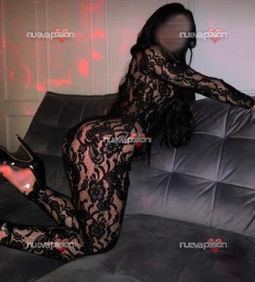 Cachonda, Fiestera y sensual Cloe