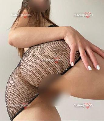 lanzarote, me desplazo a domicilio, tambien tengo mi piso propio. Escribeme al whatsapp