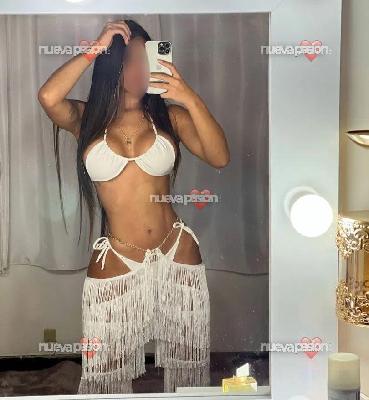 Dakenza una hermosa dama con unas curvas de infarto  adicta al sexo soy la mamá de las mamadas del francés me encanta lamer tus bolas pasar la lengüita por tus bolitas hasta llegar hasta tu cabecita contáctame no te arrepentirás