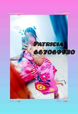 Fiestera de buen rollo amable y juguetona