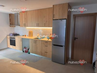 Plaza para chicas en Ibiza - San Antonio