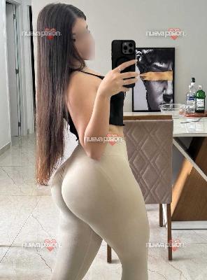 Hola, soy Carolina recién llegada a Linares 💗una chica elegante, cariñosa muy discreta. Me encanta ofrecer momentos especiales llenos de buenas compañía, conversación 💬 y complicidad. Atiendo caballero educados que buscan pasar un rato agradable y relajad