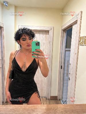 FEMBOY ANDRÓGINO DE GANDÍA: ENERGÍA, ACTITUD Y CARISMA