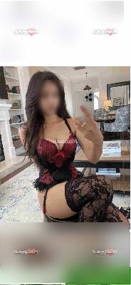 Una nueva chica asiática lo acepta todo.