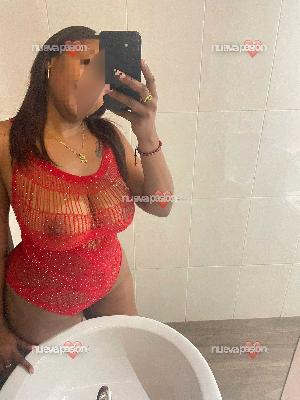 TANIA: EL FUEGO VENEZOLANO QUE CALMA LAS ARENAS DE MASPALOMAS 🔥